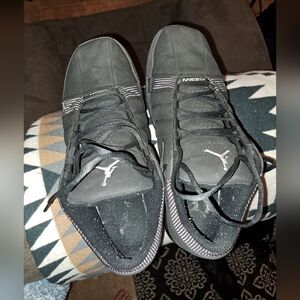 Jordan team elite size men's 11.5 wel taken care of.